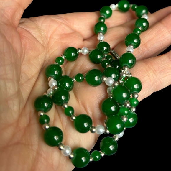 JADE / PEARL/SILVER BEADED EVERYDAY NECKLACE. MARKED 925. - Picture 9 of 15